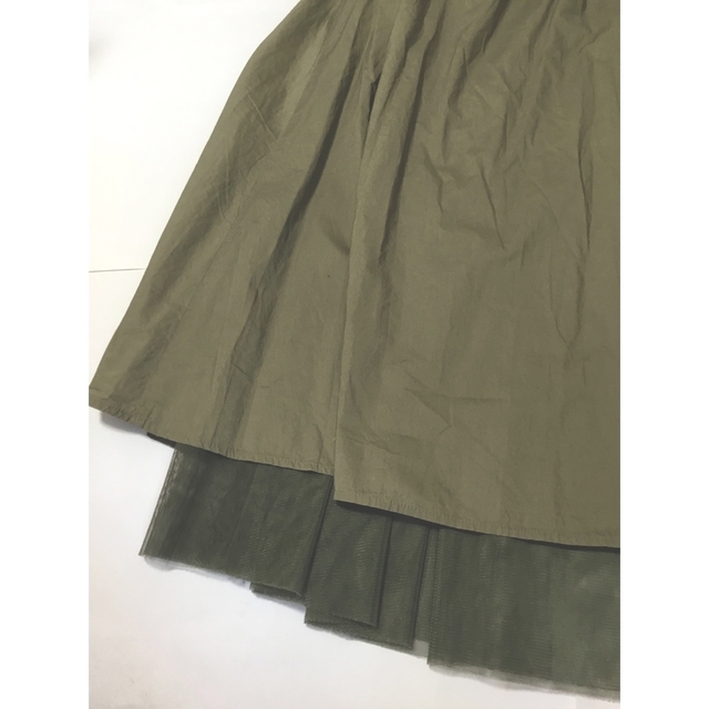 カーキ色のインナーチュールスカート レディースのスカート(ロングスカート)の商品写真
