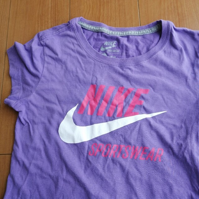 NIKE(ナイキ)のNIKE  レディース　Tシャツ　スポーツウェア　M レディースのトップス(Tシャツ(半袖/袖なし))の商品写真