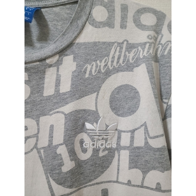 adidas(アディダス)のadidas アディダス makes happinessプリントTシャツ 半袖 メンズのトップス(Tシャツ/カットソー(半袖/袖なし))の商品写真