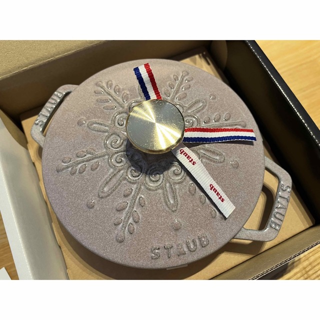 新品】staub ストウブ スノーフレーク シフォンローズ シリアルあり