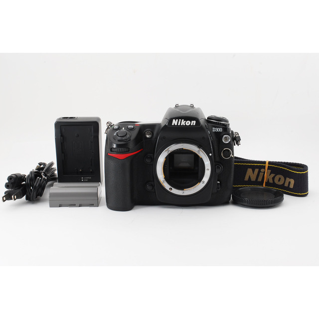 ■美品■ ニコン Nikon D300 ボディ  《ショット数 5026回》