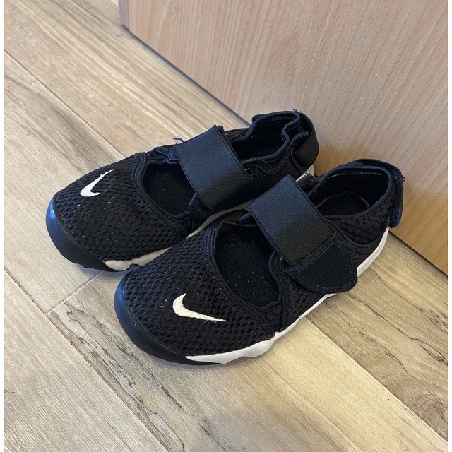 NIKE(ナイキ)のNIKE エアリフト　21㎝ キッズ/ベビー/マタニティのキッズ靴/シューズ(15cm~)(サンダル)の商品写真