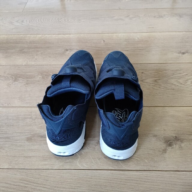 Reebok(リーボック)の【美品】Reebokリーボック　ポンプフューリー　ネイビー　25.5センチ メンズの靴/シューズ(スニーカー)の商品写真
