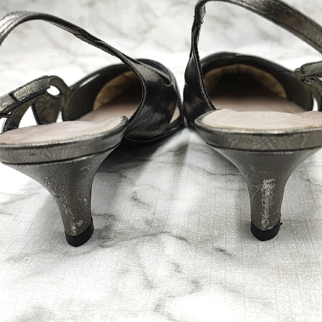 RIZ RAFFINEE リズラフィーネ★ストラップ付パンプス　25 レディースの靴/シューズ(ハイヒール/パンプス)の商品写真