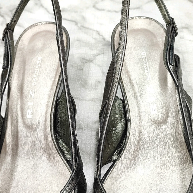 RIZ RAFFINEE リズラフィーネ★ストラップ付パンプス　25 レディースの靴/シューズ(ハイヒール/パンプス)の商品写真