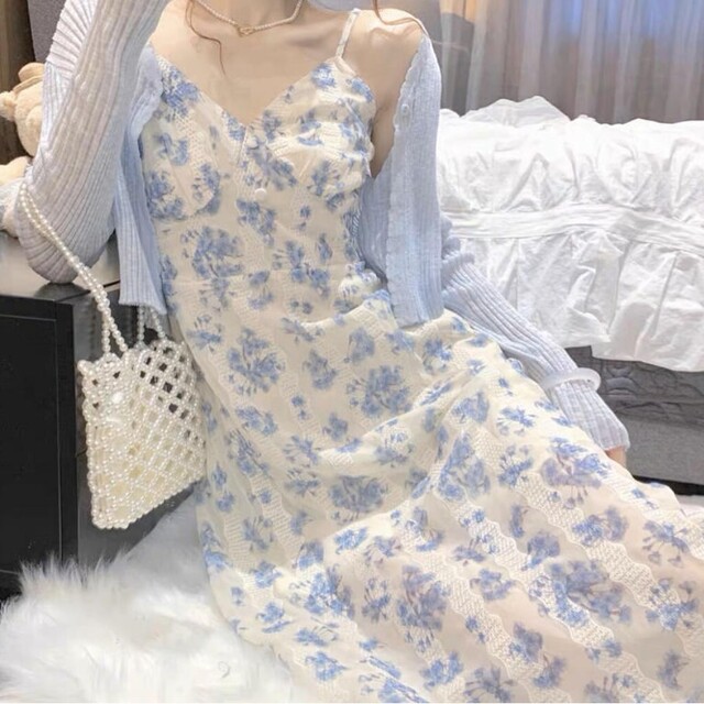 Blue flower midi op