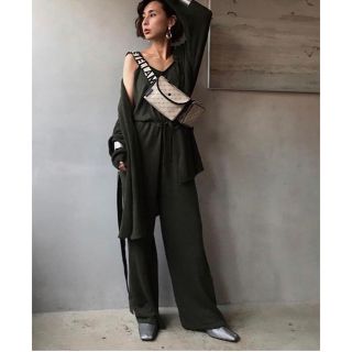 アメリヴィンテージ(Ameri VINTAGE)のENSEMBLE KNIT ROMPERS  M(オールインワン)