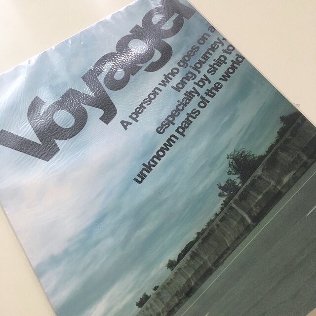 V6(ブイシックス)の【V6】Voyager パンフレット エンタメ/ホビーの雑誌(音楽/芸能)の商品写真