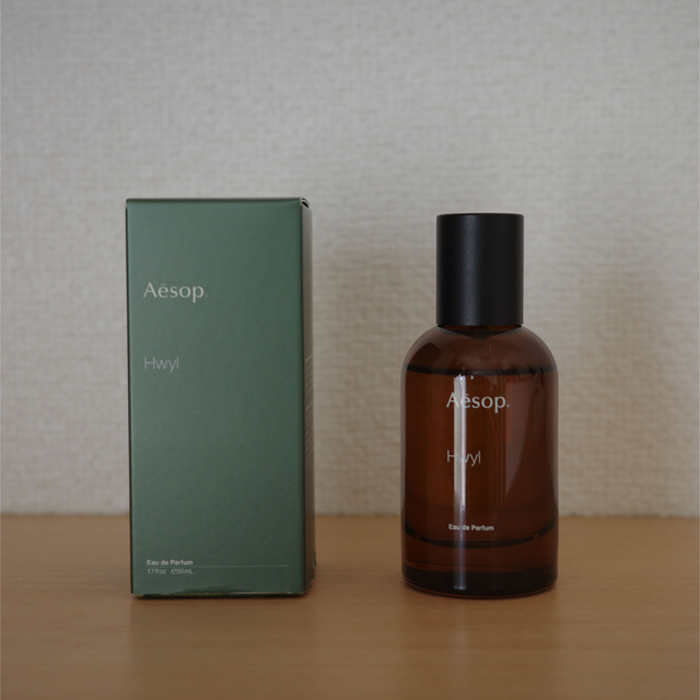 Aesop 香水 ヒュイル