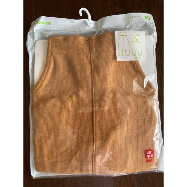 UNIQLO(ユニクロ)の80cm サロペットパンツ キッズ/ベビー/マタニティのベビー服(~85cm)(パンツ)の商品写真