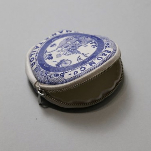  R&D.M.co- LONDON BLUEWILLOW PLATE POUCH レディースのファッション小物(ポーチ)の商品写真