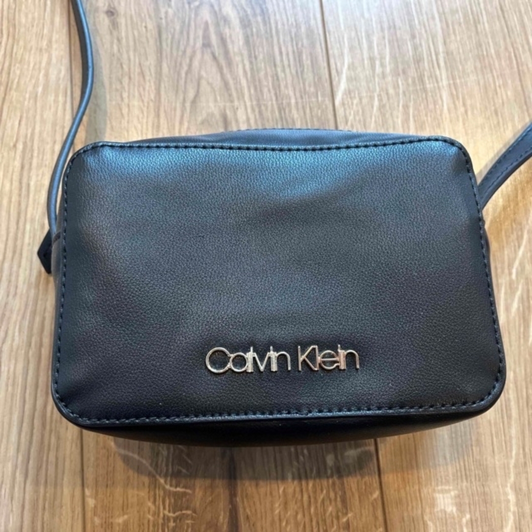 Calvin Klein(カルバンクライン)のカルバンクライン　ポシェット  レディースのバッグ(ショルダーバッグ)の商品写真