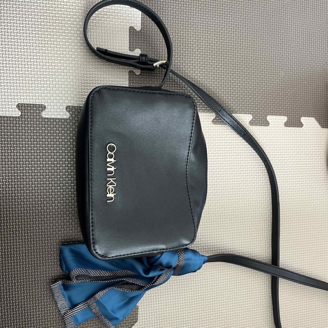 Calvin Klein(カルバンクライン)のカルバンクライン　ポシェット  レディースのバッグ(ショルダーバッグ)の商品写真