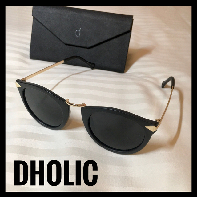 dholic(ディーホリック)の【美品】DHOLIC ★専用ケース付きゴールドパーツポイントサングラス ブラック レディースのファッション小物(サングラス/メガネ)の商品写真