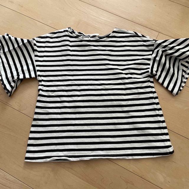 GU(ジーユー)のボーダーTシャツ　130 キッズ/ベビー/マタニティのキッズ服男の子用(90cm~)(Tシャツ/カットソー)の商品写真