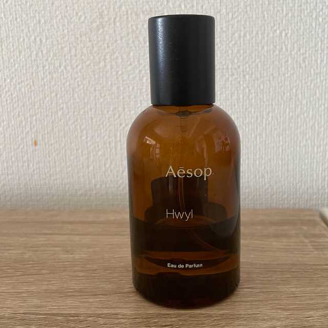 Aesop(イソップ)のAesop イソップ ヒュイル オードパルファム 50ml コスメ/美容の香水(ユニセックス)の商品写真