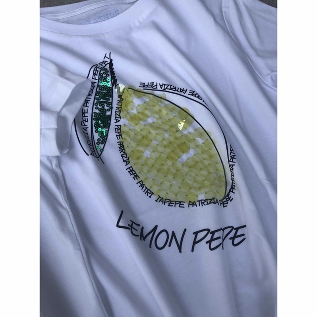 PATRIZIA PEPE(パトリツィアペペ)のPATRIZIA PEPE LEMON PRINT T-SHIRT 全新 未使用 レディースのトップス(Tシャツ(半袖/袖なし))の商品写真