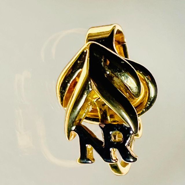 NINA RICCI(ニナリッチ)の【美品】ニナリッチ　エレガントイヤリング　カラーゴールド レディースのアクセサリー(イヤリング)の商品写真