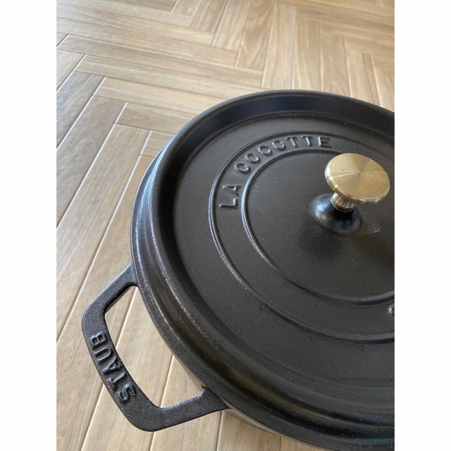 STAUB(ストウブ)のSTAUB ストウブ　26cm ブラック インテリア/住まい/日用品のキッチン/食器(鍋/フライパン)の商品写真