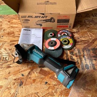 マキタ(Makita)のマキタ 18V 100mm ディスクグラインダ GA404DZN(工具)