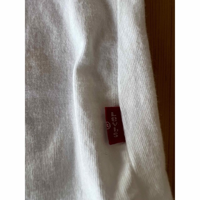 levi’s Rag doll. 白Tシャツ レディースのトップス(Tシャツ(半袖/袖なし))の商品写真