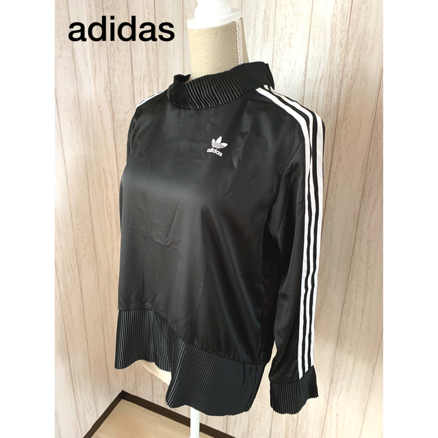 adidas(アディダス)のadidas トップス　レア レディースのトップス(シャツ/ブラウス(長袖/七分))の商品写真