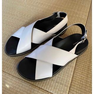 LAURENCE(ロランス) FB CROSS SANDAL(サンダル)