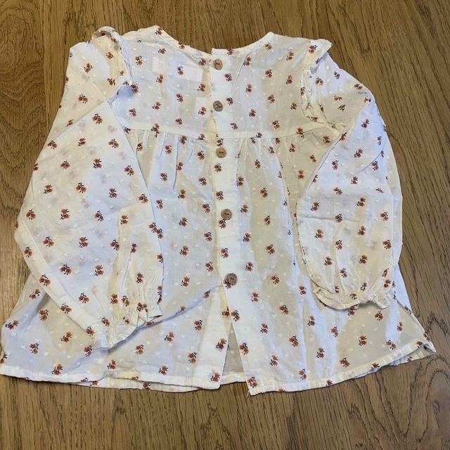 ZARA KIDS(ザラキッズ)のZARA baby ザラ フリル　花柄　ブラウス サイズ 104  3〜4y キッズ/ベビー/マタニティのキッズ服女の子用(90cm~)(ブラウス)の商品写真