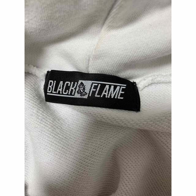BLACK FLAME(ブラックフレイム)のブラックフレイム  パーカー　フーディー　白　ホワイト　武尊 メンズのトップス(パーカー)の商品写真