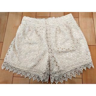 シュカ(shuca)のshuca 　ショートパンツ　短パン　総レース 刺繍 キュロットアイボリー(ショートパンツ)