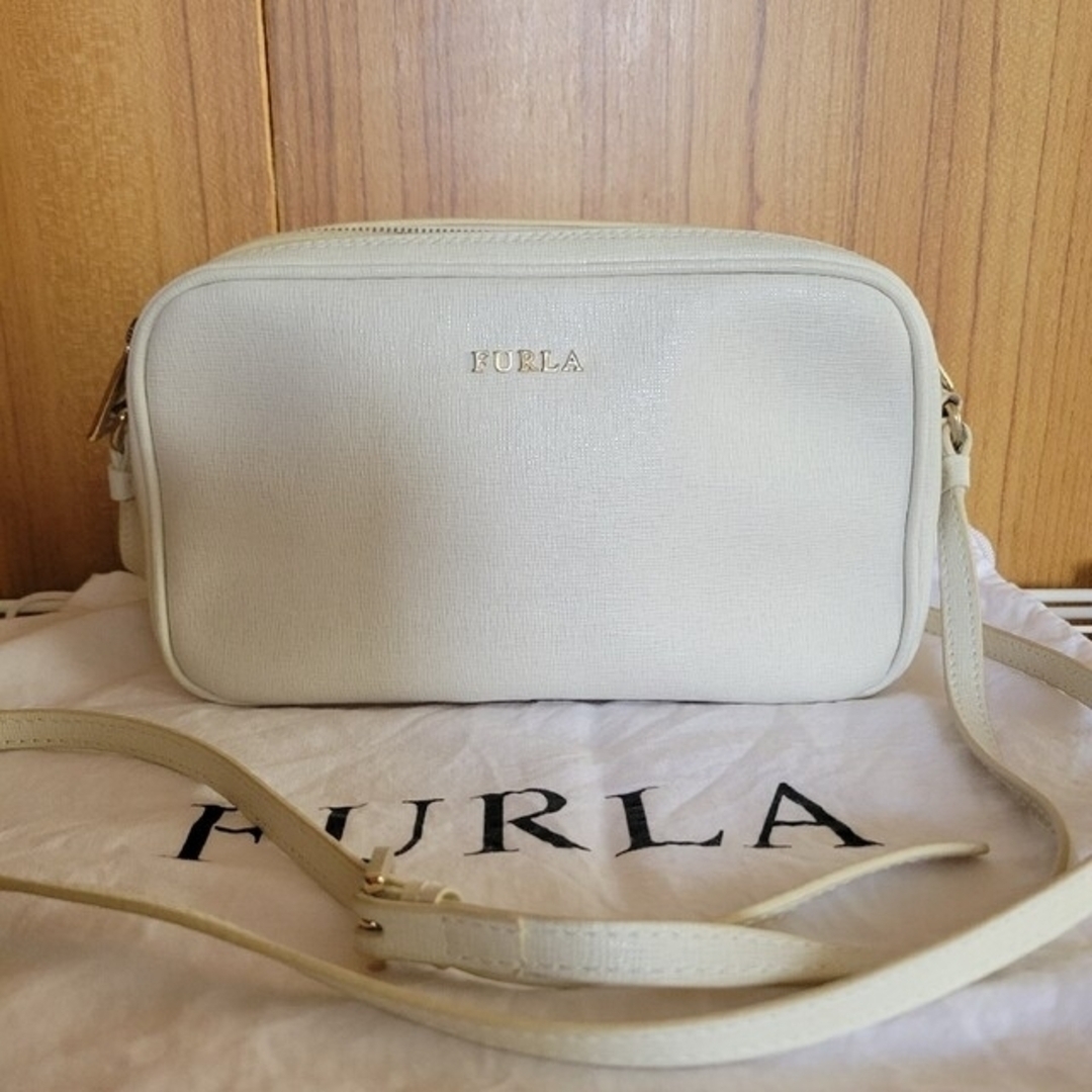 FURLA　フルラ　LILLI　ダブルファスナー　クロスボディ　ショルダー