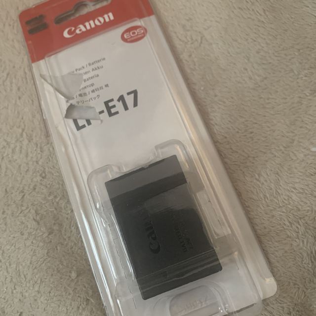Canon(キヤノン)のCanon バッテリーパック LP-E17 スマホ/家電/カメラのカメラ(その他)の商品写真