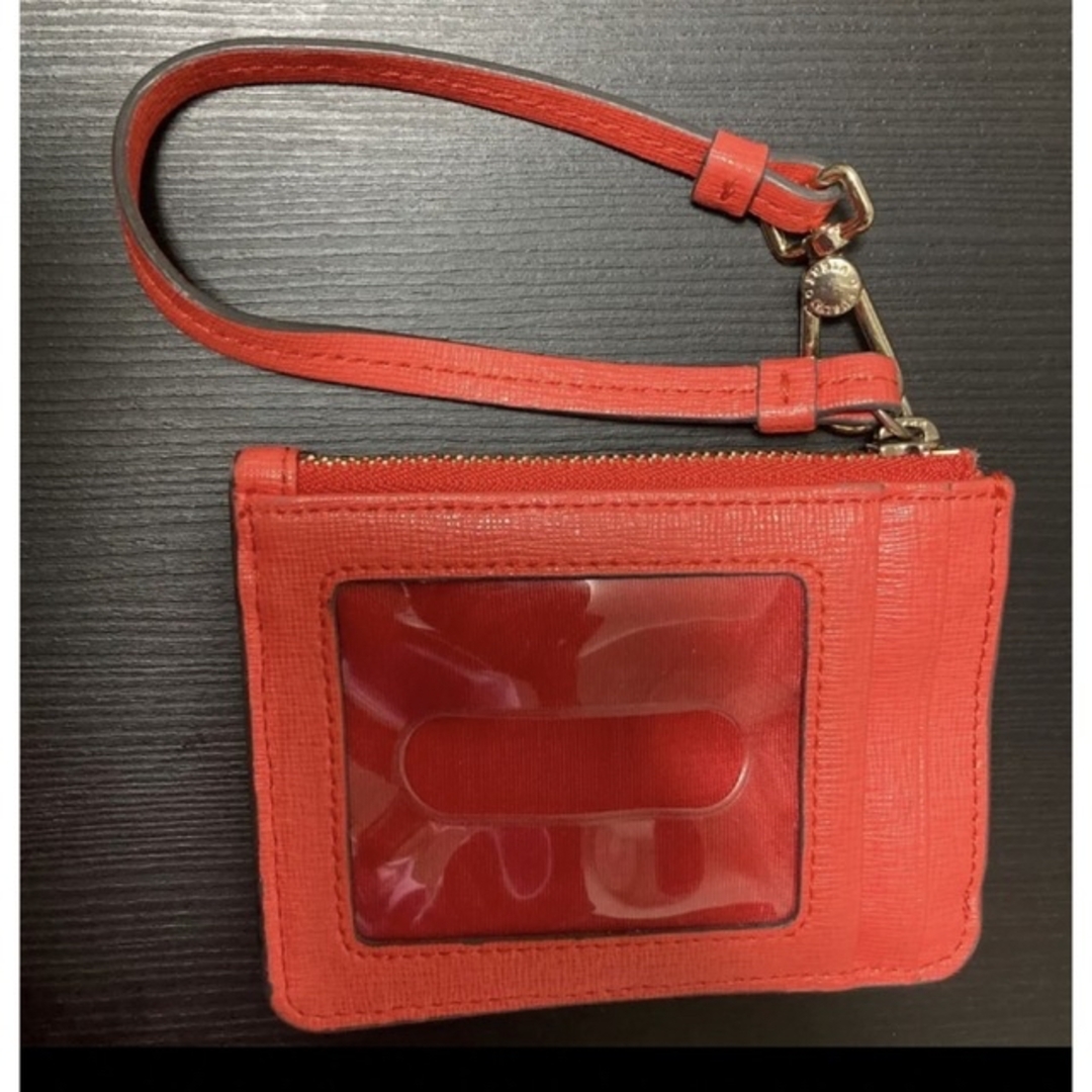 Furla(フルラ)の今だけ送料込み！フルラ　定期入れ　キーケース　美品 レディースのファッション小物(名刺入れ/定期入れ)の商品写真