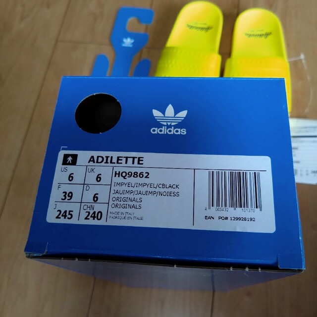 adidas(アディダス)の新品 アディダス  アディレッタサンダル  24.5cm シャワーサンダル レディースの靴/シューズ(サンダル)の商品写真