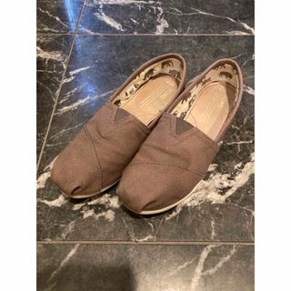 トムズ(TOMS)のTOMS 7.5 グレー(スリッポン/モカシン)