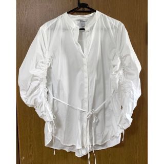 ザラ(ZARA)のギャザー　シャツ　ヘンリーネック　襟なし　長袖　ホワイト　白　H&M ZARA(シャツ/ブラウス(長袖/七分))