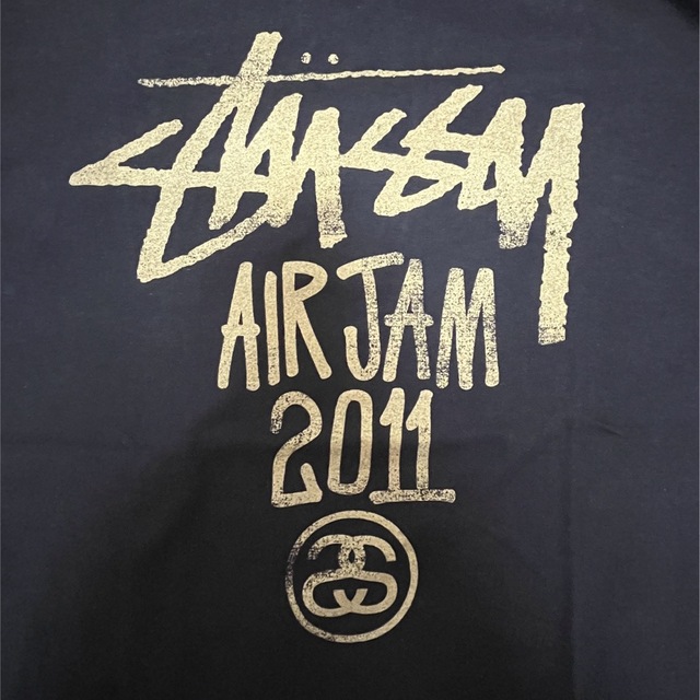 STUSSY(ステューシー)の【激レア】air jam 2011 stussy stay gold Tシャツ エンタメ/ホビーのタレントグッズ(ミュージシャン)の商品写真