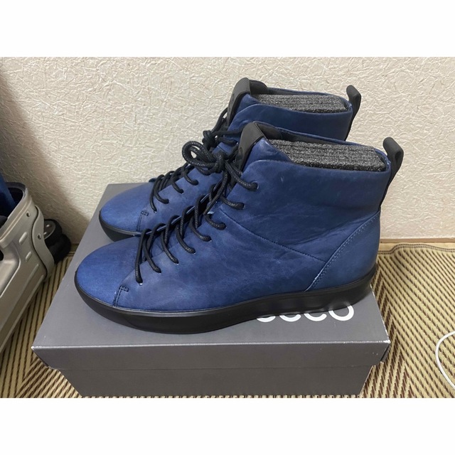 ECHO(エコー)のECCO（エコー）人気のミドル・ハイカットスニーカー　未使用　替ヒモ付き メンズの靴/シューズ(スニーカー)の商品写真