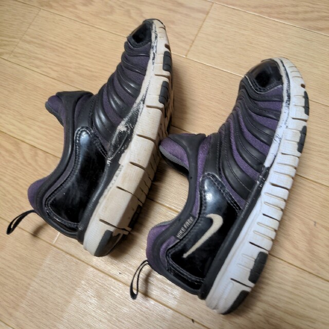 NIKE(ナイキ)のスニーカー　18センチ キッズ/ベビー/マタニティのキッズ靴/シューズ(15cm~)(スニーカー)の商品写真