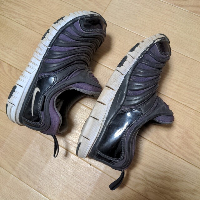 NIKE(ナイキ)のスニーカー　18センチ キッズ/ベビー/マタニティのキッズ靴/シューズ(15cm~)(スニーカー)の商品写真