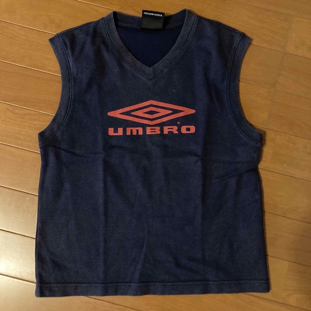 UMBRO(アンブロ)のアンブロ　ノースリーブ　150 キッズ/ベビー/マタニティのキッズ服男の子用(90cm~)(Tシャツ/カットソー)の商品写真