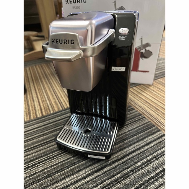 KEURIG(キューリグ)のキューリグ BS300 コーヒーマシン 美品 スマホ/家電/カメラの調理家電(コーヒーメーカー)の商品写真