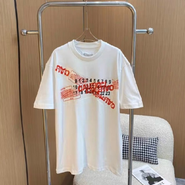 販売卸売り 新品正規品 MAISON MARGIELA 数字刺繍ロゴ Tシャツ