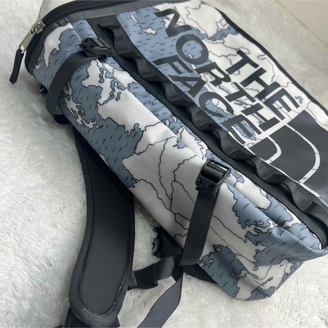 人気柄 ノースフェイス ヒューズボックス アラウンドザワールド 30L 美