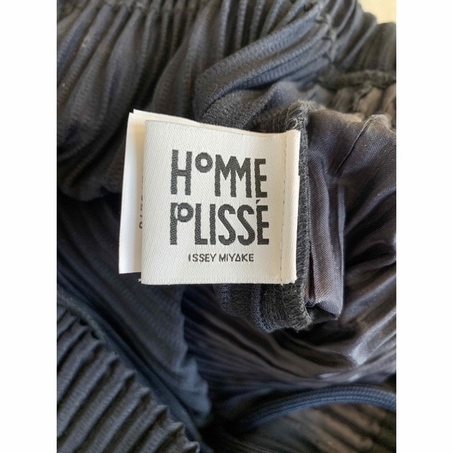 HOMME PLISSÉ ISSEY MIYAKE プリーツ　クロップドパンツ