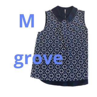 グローブ(grove)の美品【グローブ】ノースリーブ　シャツ　刺繍　ネイビー　Mサイズ(シャツ/ブラウス(半袖/袖なし))