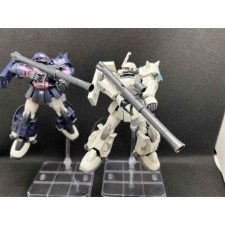 バンダイ(BANDAI)のガンプラ　HG 黒い三連星ザクとシンマツナガ専用ザク　素組品　2体セット(プラモデル)