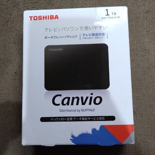 トウシバ(東芝)の送料無料【新品・未開封】TOSHIBA ポータブルHDD HD-TPA1U3-B(PC周辺機器)