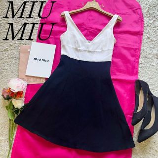 みーちゃんストア【美品】MIU MIU 襟付きワンピース ブラック プリーツ フレア 38 半袖