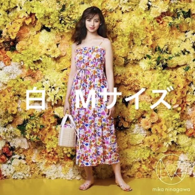 UNIQLO - ユニクロ×蜷川実花コラボワンピの通販 by ♡あいり♡'s UNIQLO - ユニクロ×蜷川実花コラボワンピの通販 by ♡あいり♡'s